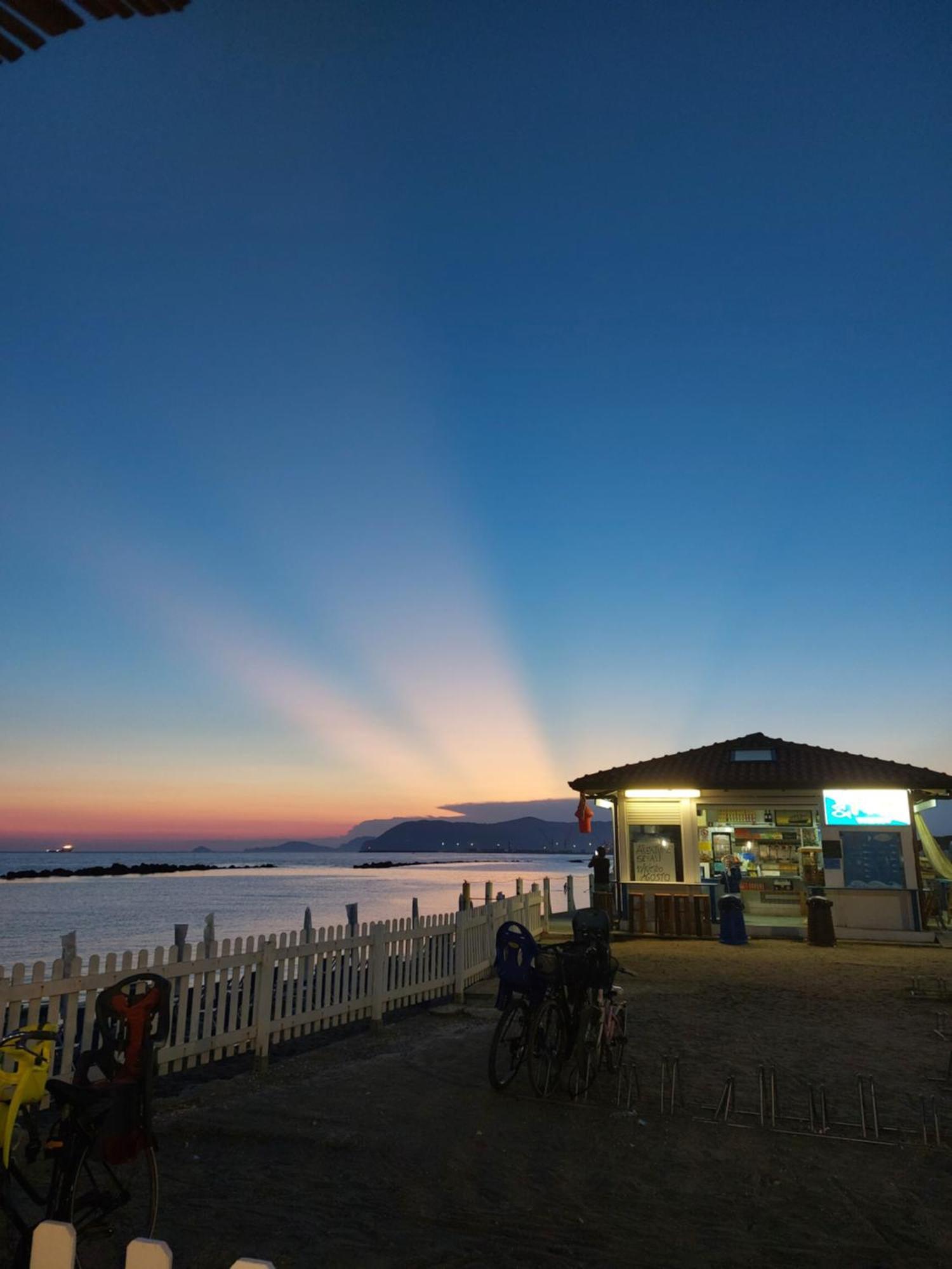 Appartamento Al Mare Di Liguria E Toscana มารีนา ดิ มาซซา ภายนอก รูปภาพ